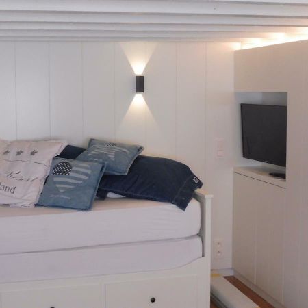 Charme Villa Le Chat Botte Koksijde Bagian luar foto