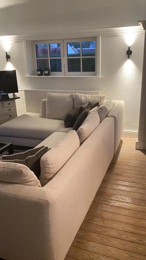Charme Villa Le Chat Botte Koksijde Bagian luar foto