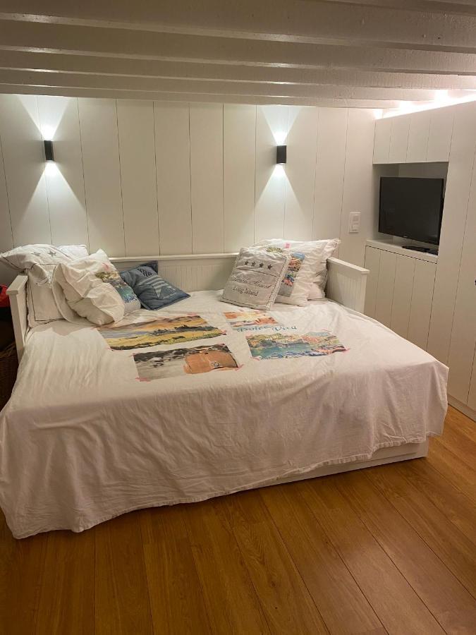 Charme Villa Le Chat Botte Koksijde Bagian luar foto