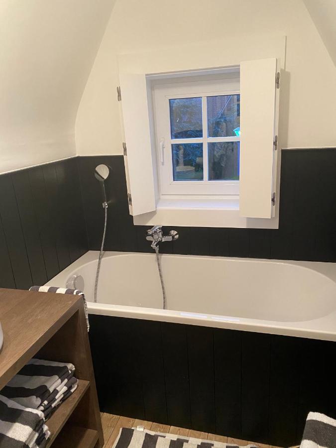 Charme Villa Le Chat Botte Koksijde Bagian luar foto
