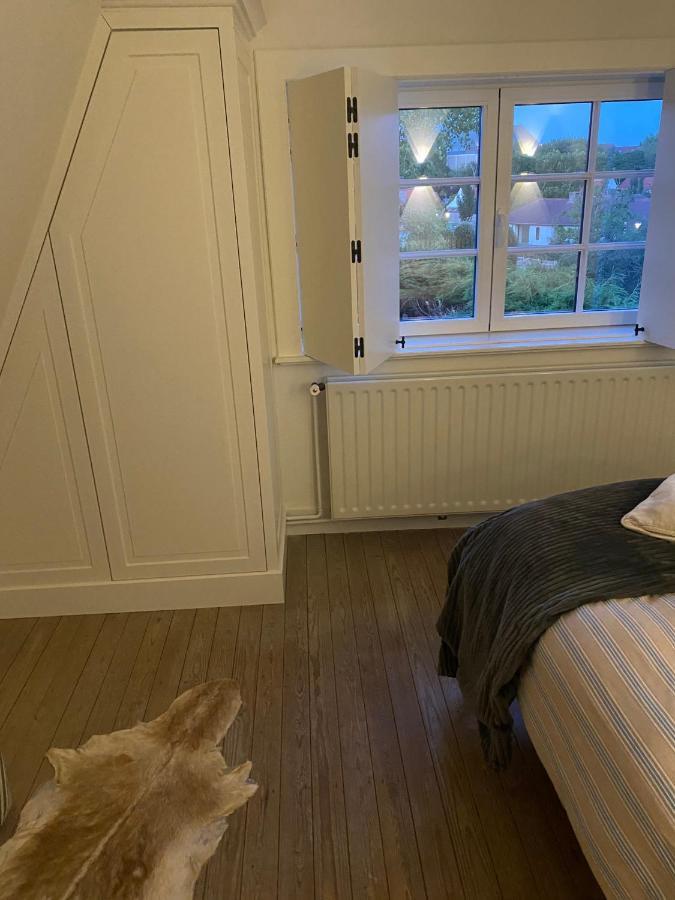 Charme Villa Le Chat Botte Koksijde Bagian luar foto