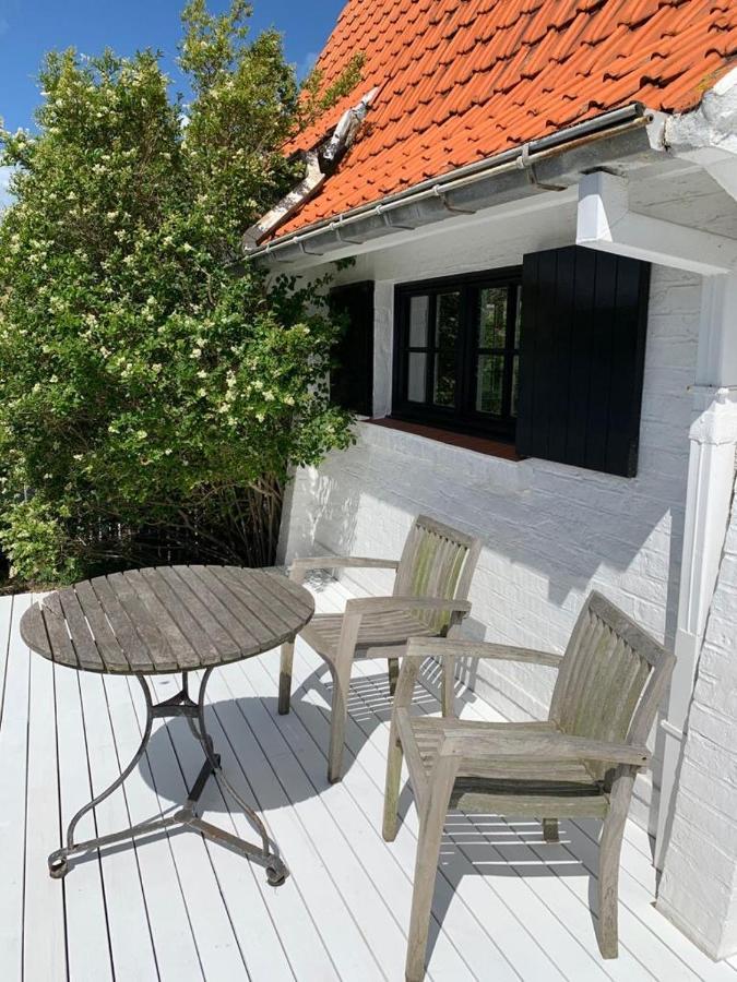 Charme Villa Le Chat Botte Koksijde Bagian luar foto