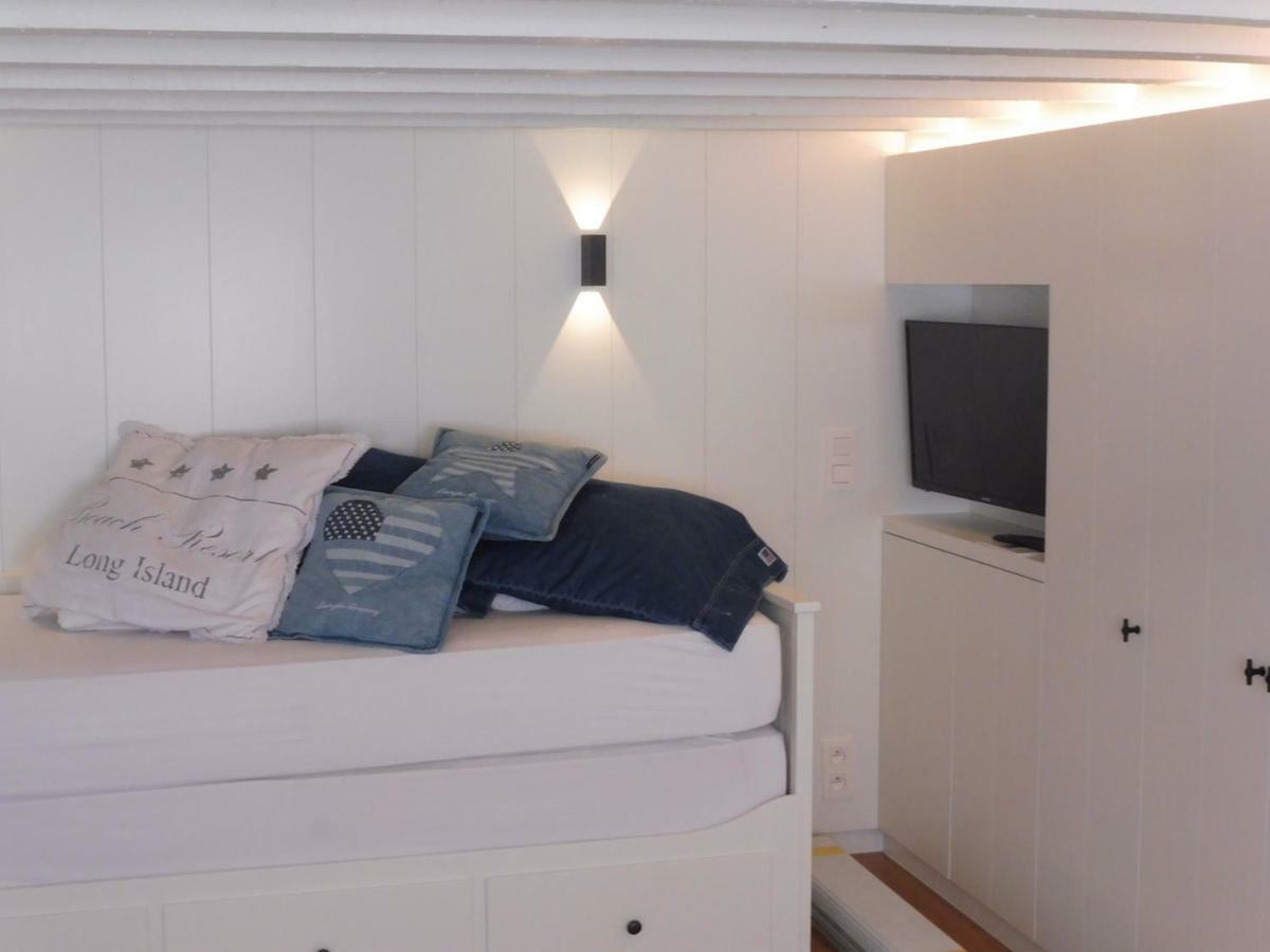 Charme Villa Le Chat Botte Koksijde Bagian luar foto