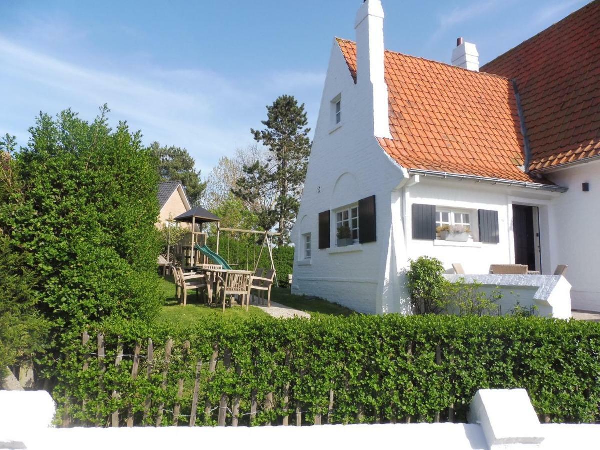 Charme Villa Le Chat Botte Koksijde Bagian luar foto